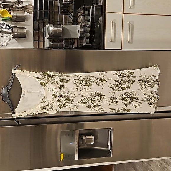 💕REFORMATION💕 Leni Dress ~ Sage Brush Floral Print Medium M NWT - Picture 9 of 16